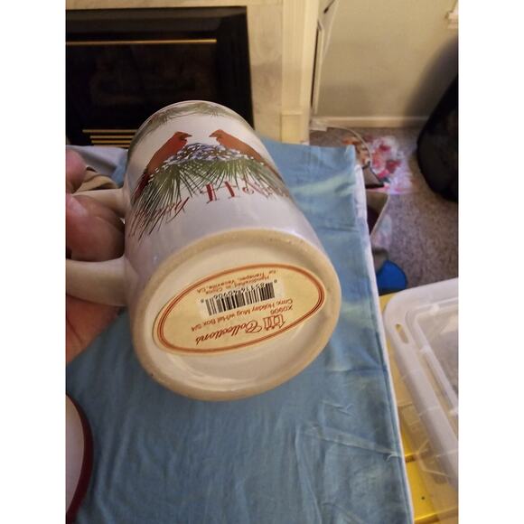 4 Holiday Glasses In Hatbox Christmas Cardinals Trees Holly - Picture 14 of 14